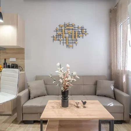 Deluxe Centre Ηράκλειο Κρήτης