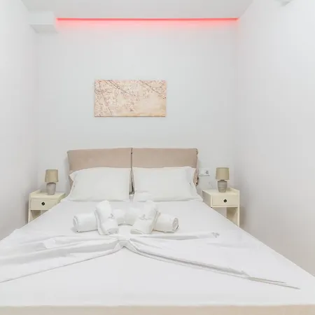 Deluxe Centre * Ηράκλειο Κρήτης